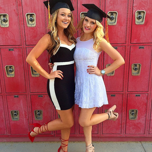 Guess White and Black Bodycon Dress - Picture 1 of 5